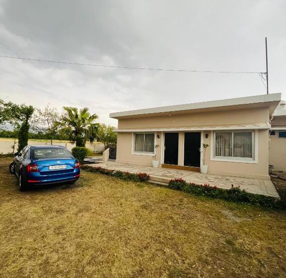 هتل The Bougainvillea Cottage Farmstay Near Dehradun , 2 Bedroom Private Cottage Next To Fields And Orch