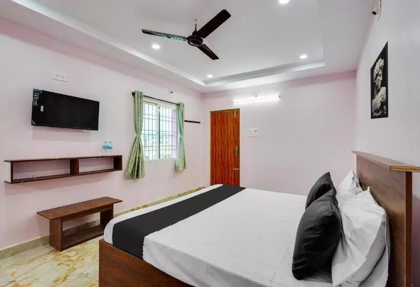 Fabhotel Chandu S Boutique   Nr Bus Stand