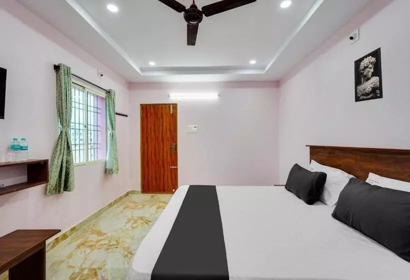 Fabhotel Chandu S Boutique   Nr Bus Stand