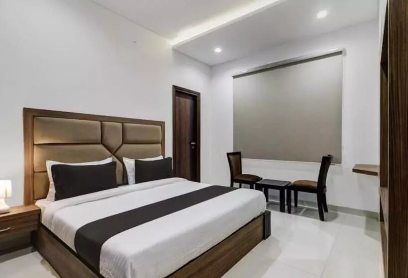 Hotel Paramount