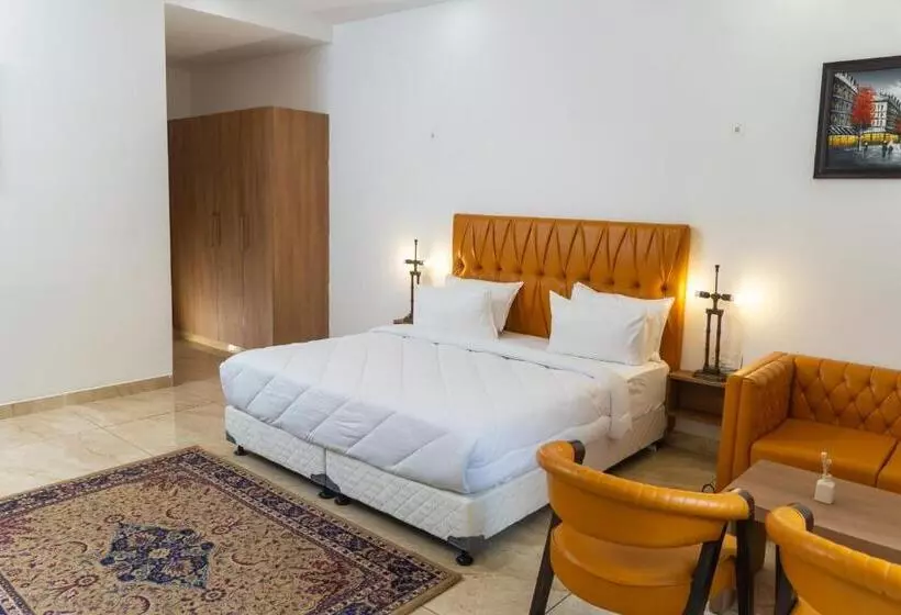 Hotelli Sandane Homes