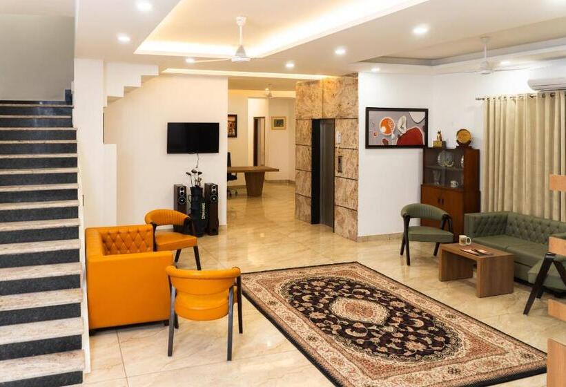 호텔 Sandane Homes