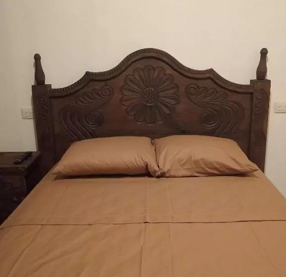 هتل Valle De Toliman