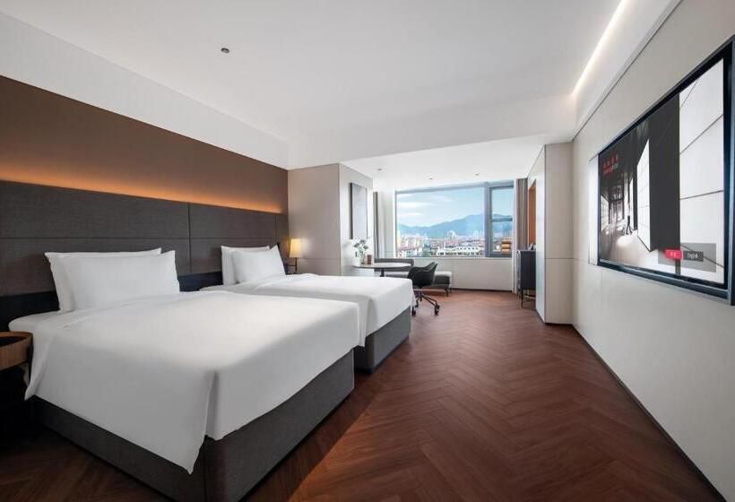 Intercity Hotel Yantai Binhai Square