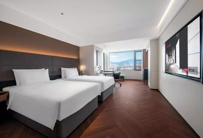 Intercity Hotel Yantai Binhai Square