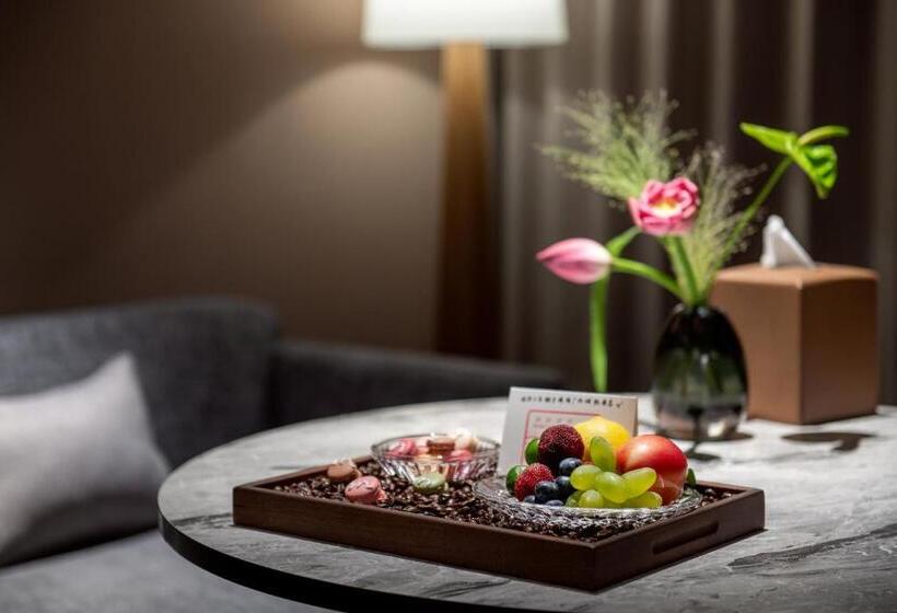 Intercity Hotel Yantai Binhai Square