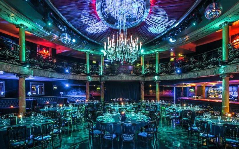 پانسیون Central London   Zen Elegance Retreat