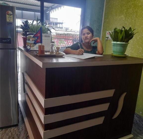 پانسیون Lunga Hotel And Lodge