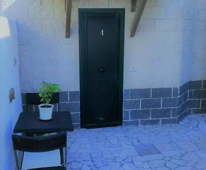 ベッドアンドブレックファースト Albachiara Guest House