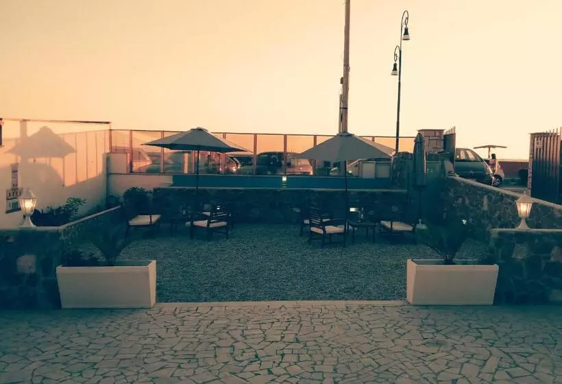 ベッドアンドブレックファースト Albachiara Guest House