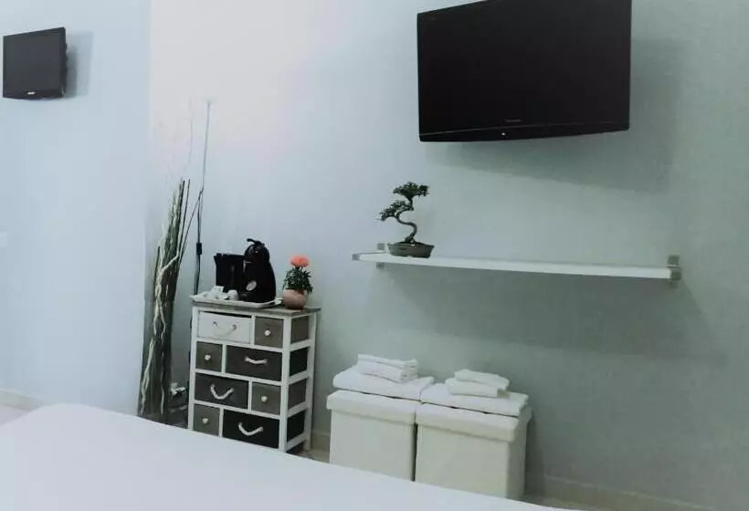 ベッドアンドブレックファースト Albachiara Guest House