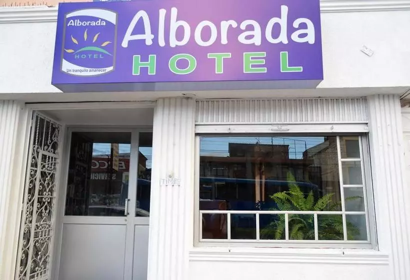 هتل Hostal Alborada Riobamba