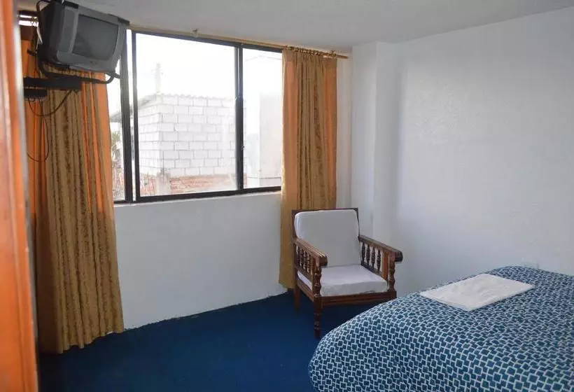 هتل Hostal Alborada Riobamba