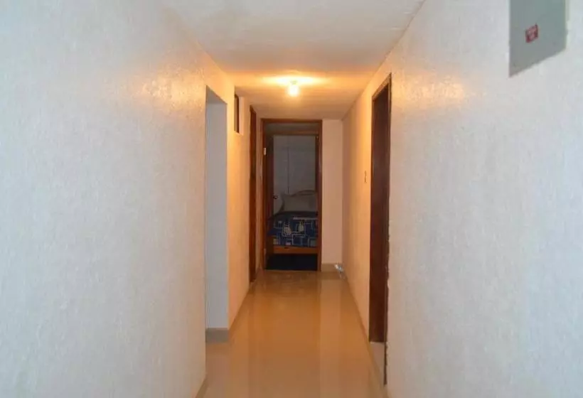 هتل Hostal Alborada Riobamba