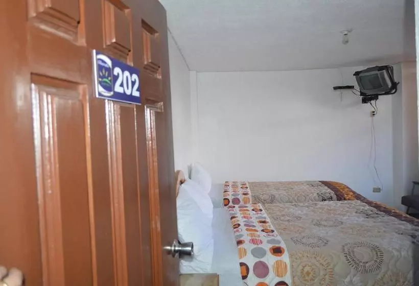 هتل Hostal Alborada Riobamba