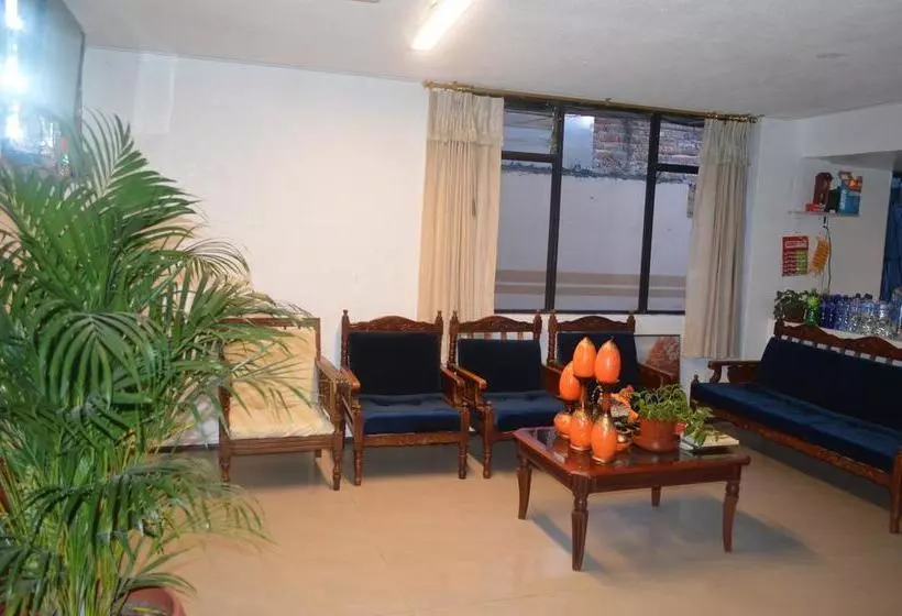 هتل Hostal Alborada Riobamba