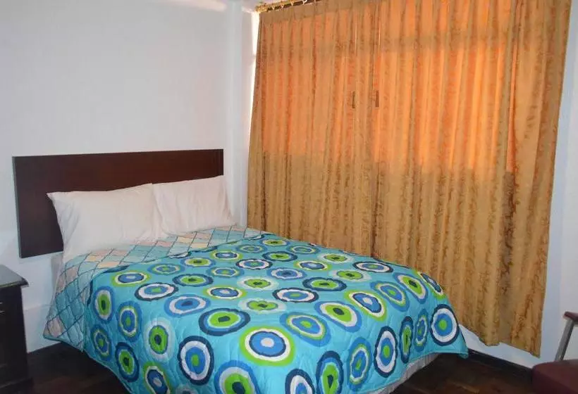 هتل Hostal Alborada Riobamba