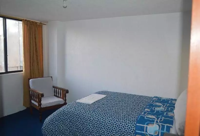 هتل Hostal Alborada Riobamba
