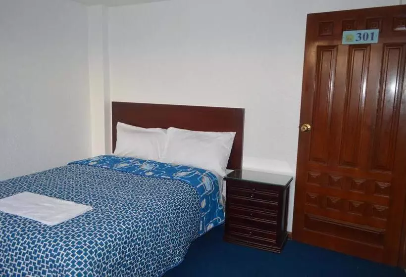 هتل Hostal Alborada Riobamba