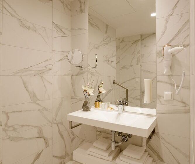 Centennial Nexus Hotel Tallinn