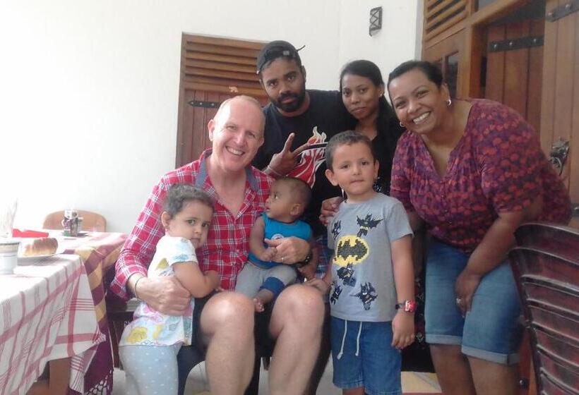 Отель Priyanna Guest, Forest View