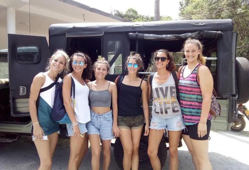 Отель Priyanna Guest, Forest View