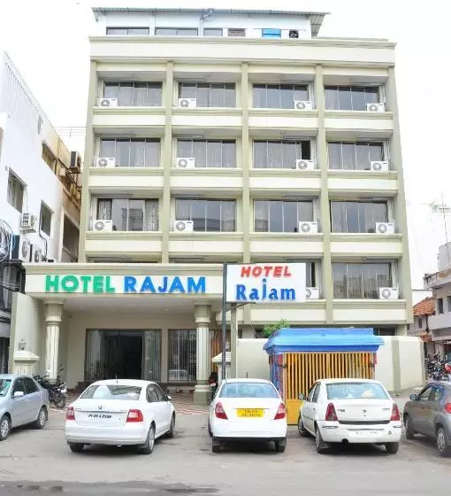 ホテル Rajam