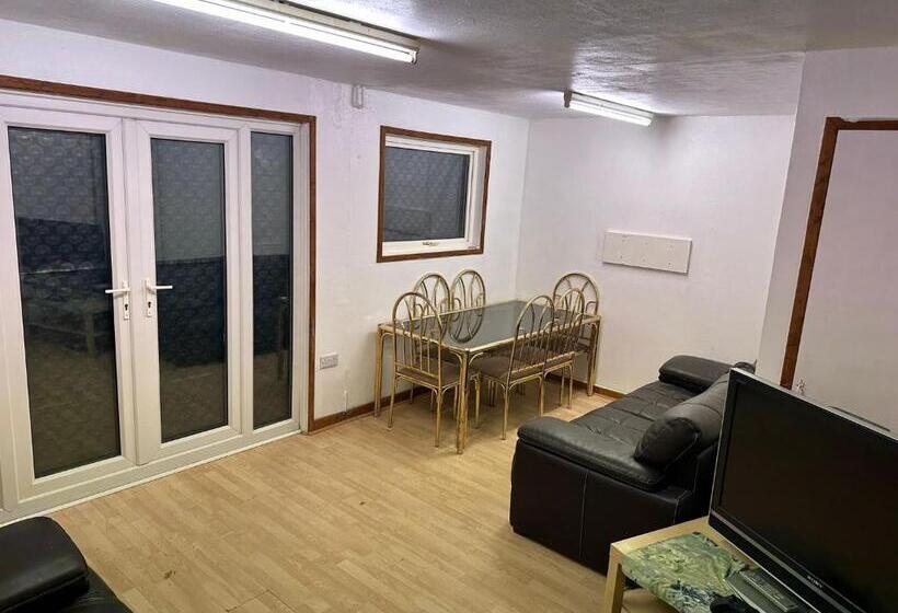 مبيت وإفطار Pete S Palace