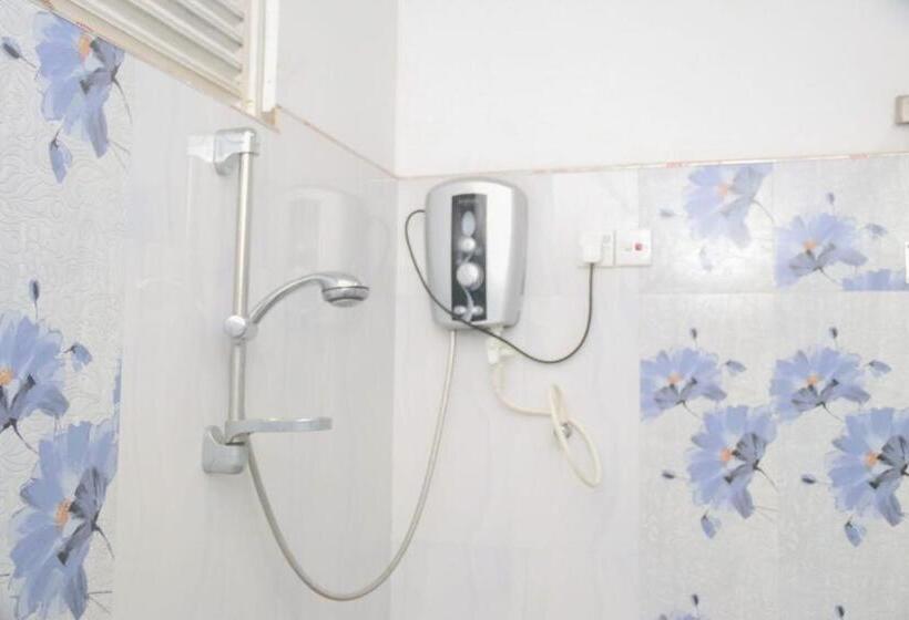 Hotelli Elephant S Joint