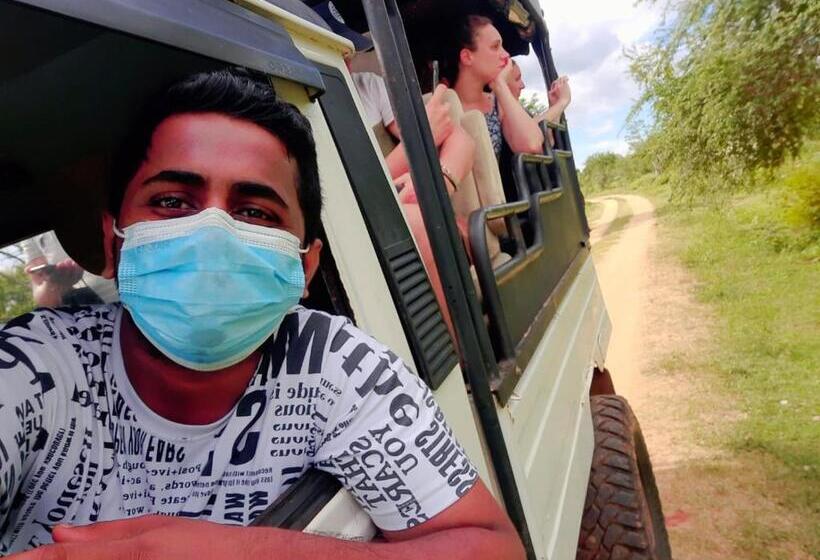 Hotelli Elephant S Joint