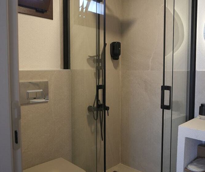 هتل Pietra Social House