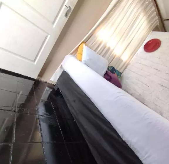 Majatalo Chikos Accomodation