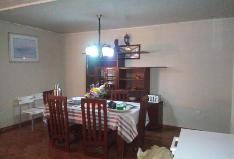 پانسیون Tall Tree Lodge Freetown