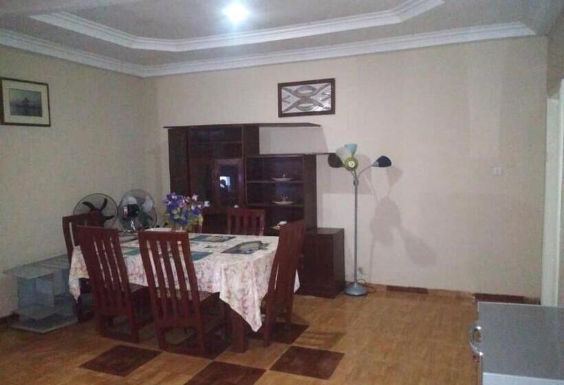 پانسیون Tall Tree Lodge Freetown