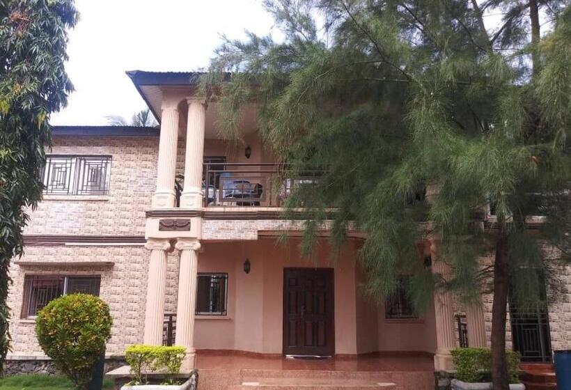 پانسیون Tall Tree Lodge Freetown