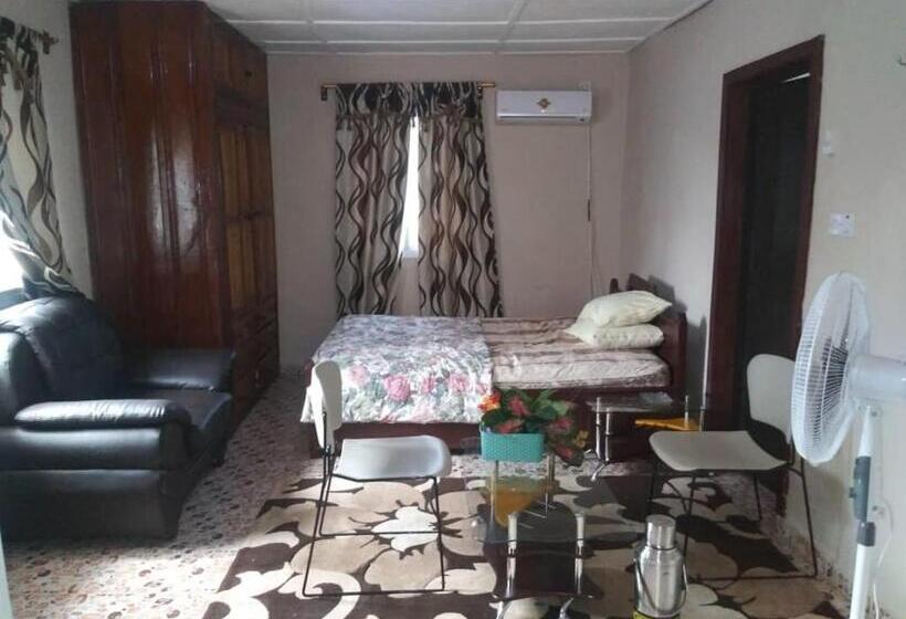 پانسیون Tall Tree Lodge Freetown