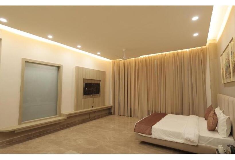 Курорт The Riverside Inn