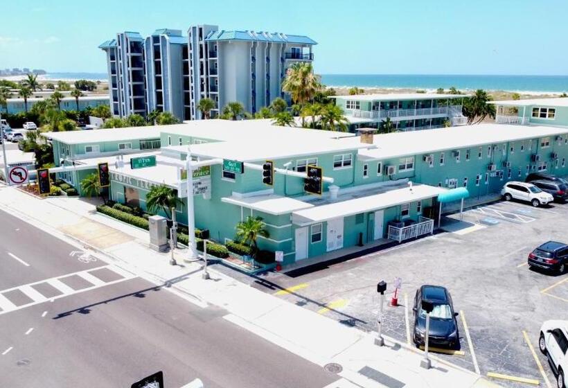 Tropic Terrace Suite #31 Beachfront Resort