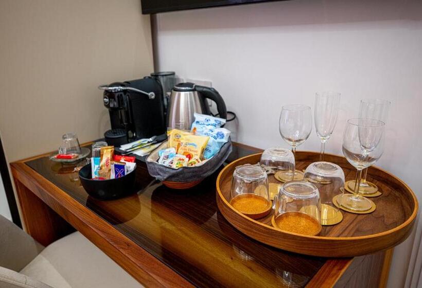 تختخواب و صبحانه Di Virgilio Suite Luxury