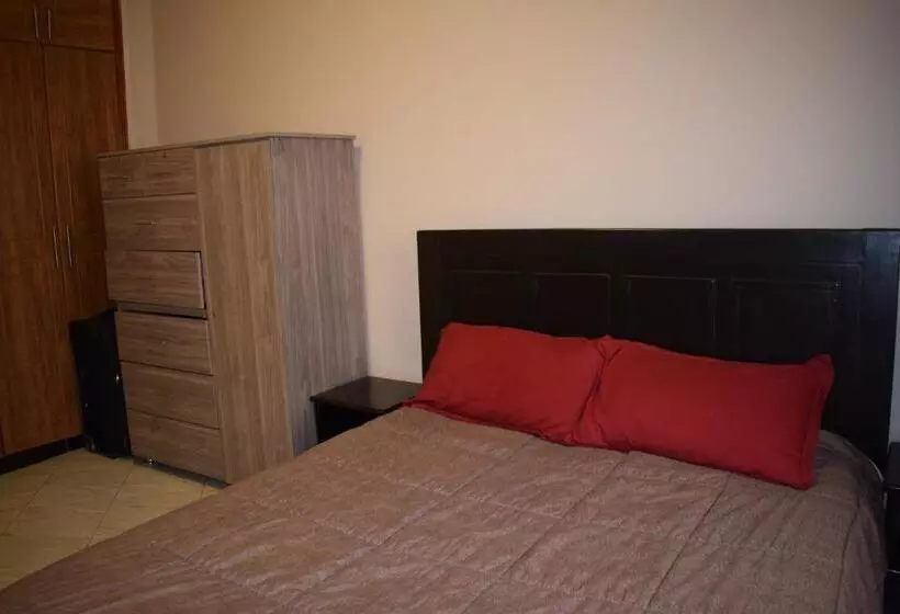 تختخواب و صبحانه Kyanja Luxury Suites