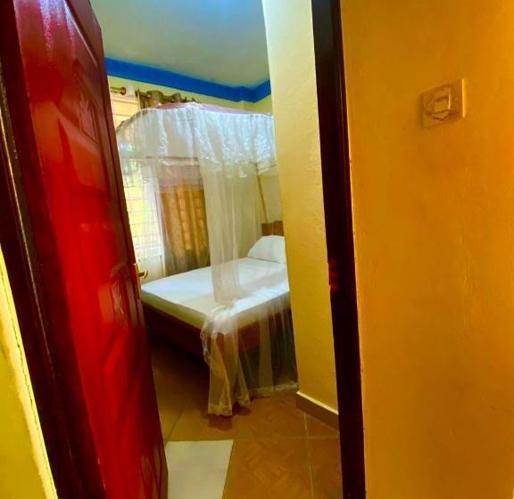 هتل Coastal Comfort