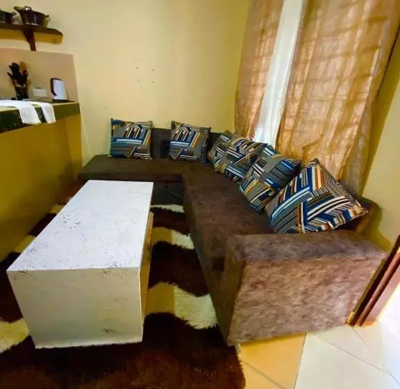 هتل Coastal Comfort