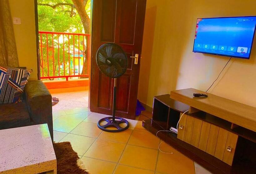 هتل Coastal Comfort