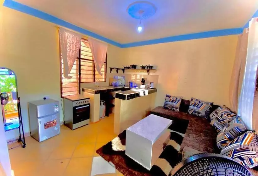 هتل Coastal Comfort