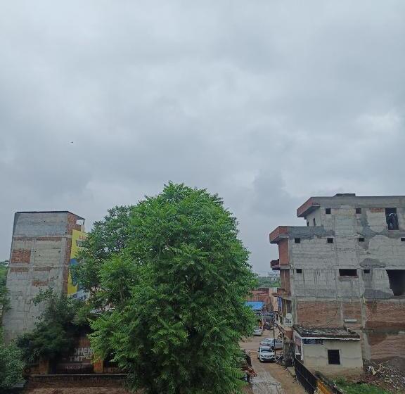 Отель Kanak Palace