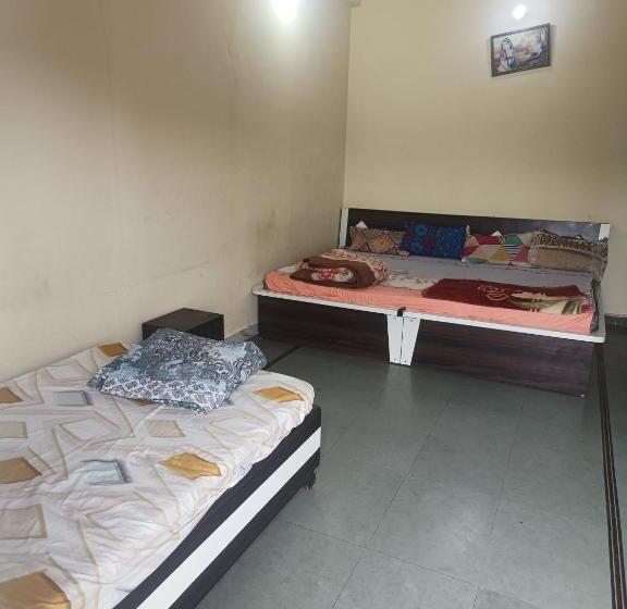 Отель Kanak Palace