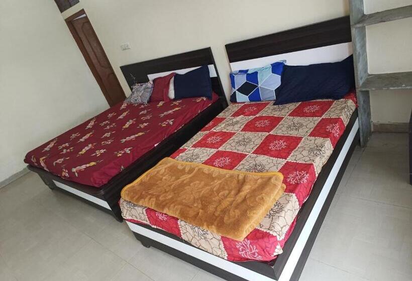 Отель Kanak Palace