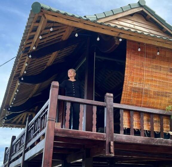 هتل Khánh Sơn Nhà Sàn Vùng Cao