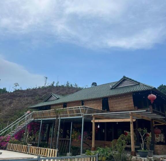 هتل Khánh Sơn Nhà Sàn Vùng Cao