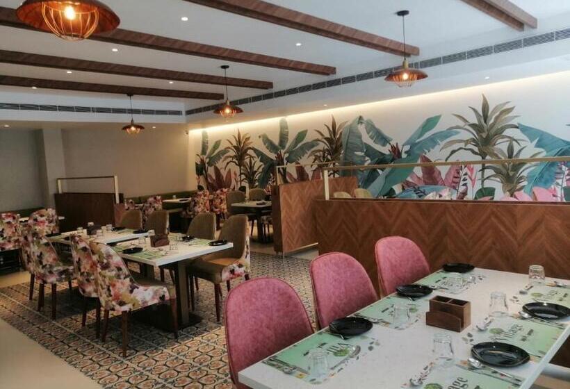 Hotel Park Residency Puthuppally